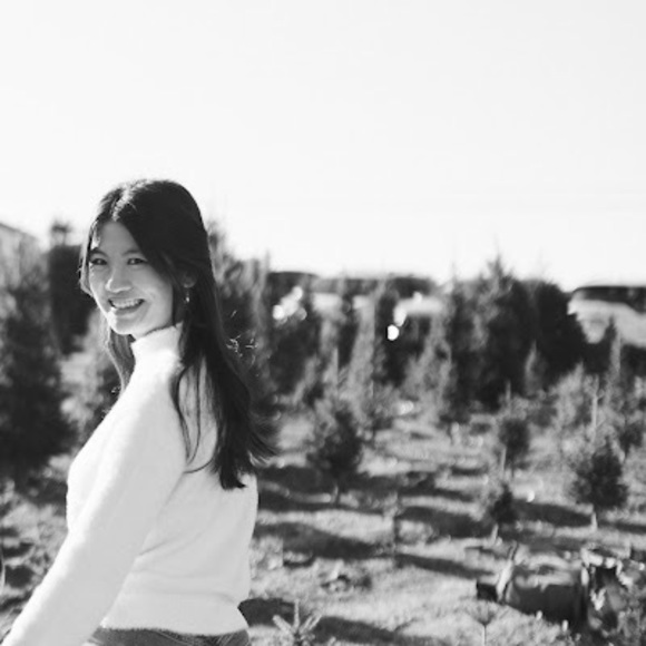 Meet your Posher, Gabrielle - Picture 1 of 1